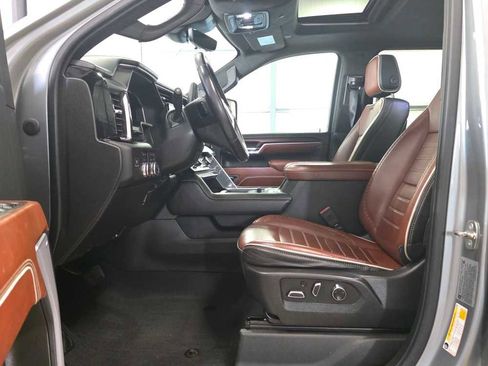 Used 2024 GMC Sierra 3500 Denali Ultimate image 10