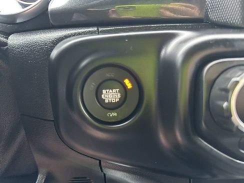 Used 2021 Jeep Wrangler Unlimited Sahara AWD/4WD image 28