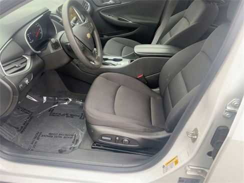 Used 2024 Chevrolet Malibu LT image 12