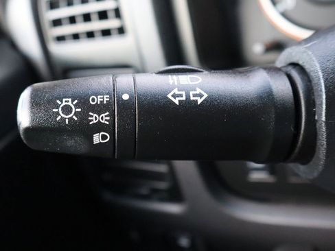 Used 2014 Nissan Titan S image 28