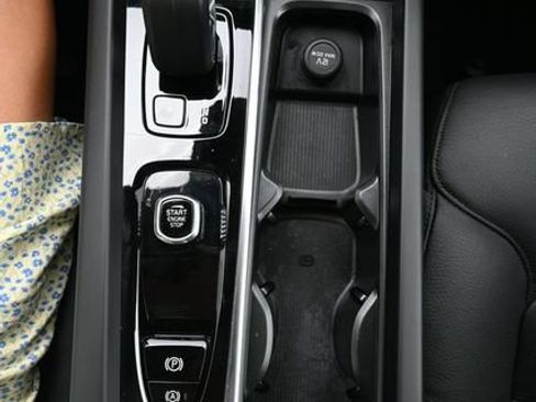 Used 2025 Volvo S60 B5 Plus FWD image 12
