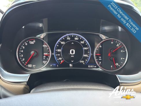 Used 2023 Chevrolet Traverse Premier FWD image 29