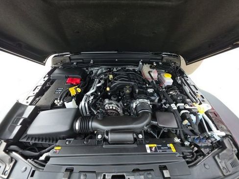 Used 2024 Jeep Wrangler Sport S image 31