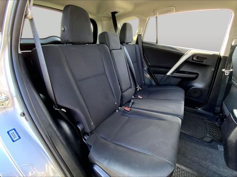 Used 2017 Toyota RAV4 LE FWD image 19