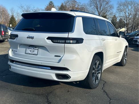 Used 2022 Jeep Grand Cherokee L Overland w/ Luxury Tech Group IV image 4