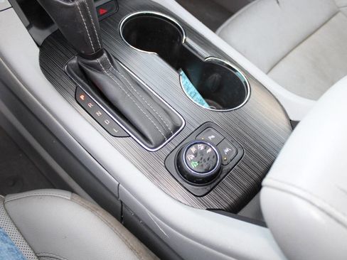 Used 2017 GMC Acadia SLT image 18