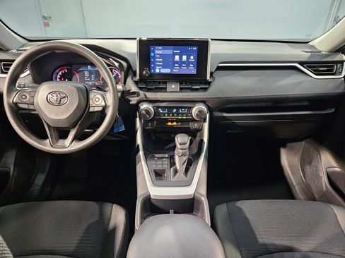 Used 2025 Toyota RAV4 LE AWD/4WD image 10