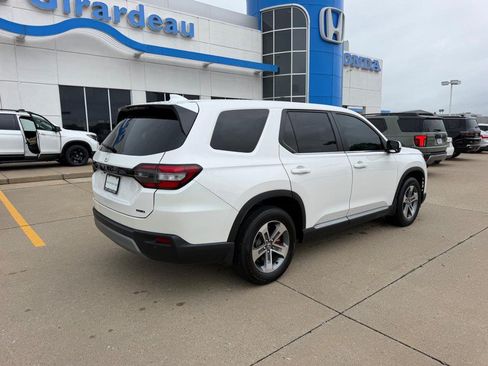 Certified 2025 Honda Pilot EX-L image 2