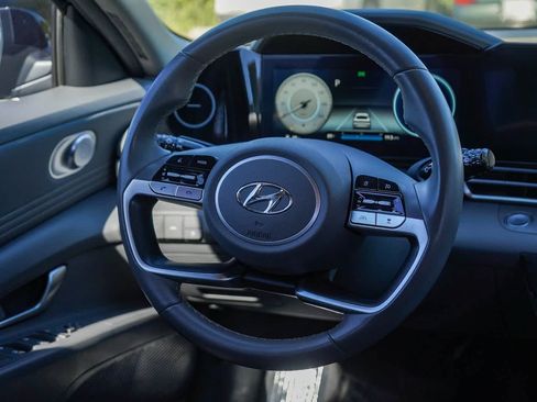 New 2023 Hyundai Elantra SEL w/ Convenience Package image 15