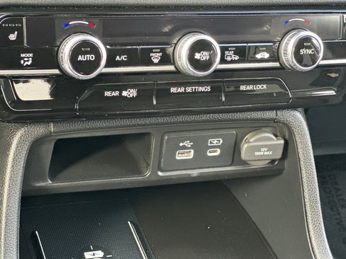 Certified 2024 Honda Pilot Touring image 22