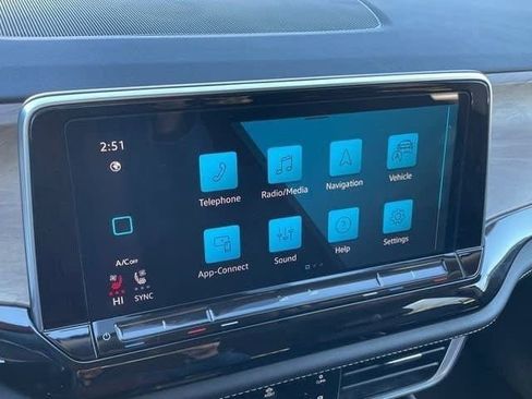 Used 2024 Volkswagen Atlas SE image 21