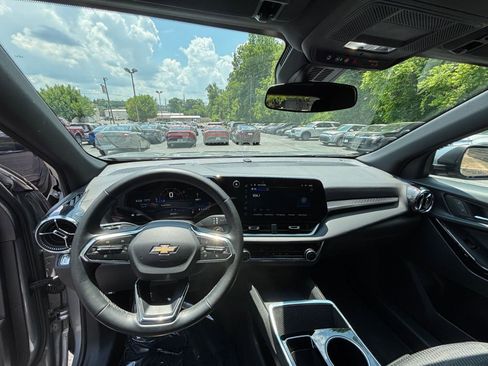 Used 2025 Chevrolet Equinox LT FWD image 28