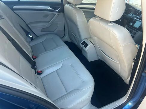 Used 2015 Volkswagen Golf TDI S image 17