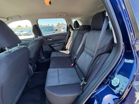 Used 2025 Nissan Rogue SV FWD image 39