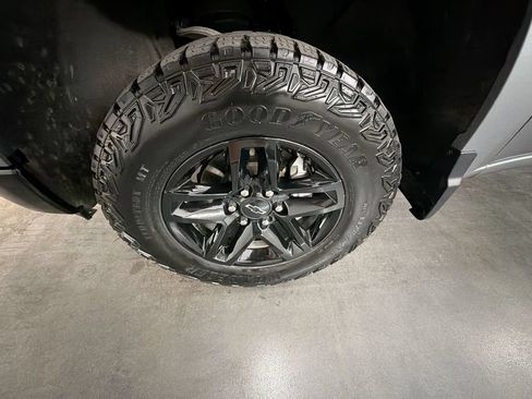 Used 2024 Chevrolet Silverado 1500 Custom Trail Boss AWD/4WD image 31