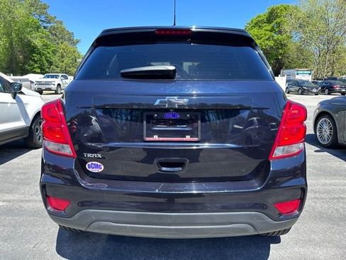 Used 2021 Chevrolet Trax LT w/ Sport Edition image 5