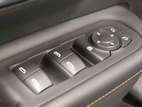 Used 2020 GMC Terrain SLE FWD image 27