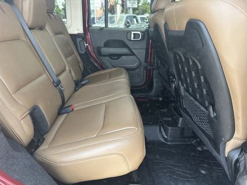 Used 2021 Jeep Wrangler Unlimited Rubicon AWD/4WD image 17