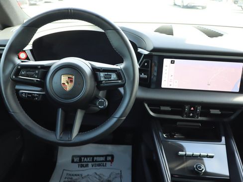 Used 2025 Porsche Macan 4 Electric w/ Premium Package AWD/4WD image 10