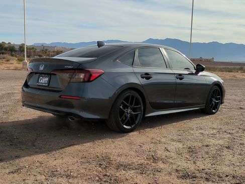 Used 2025 Honda Civic Sport image 3