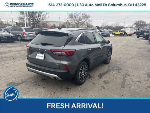 Used 2024 Ford Escape SE image 4