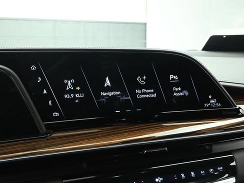 Used 2021 Cadillac Escalade ESV Luxury AWD/4WD image 14