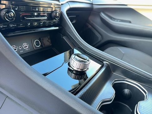 New 2025 Jeep Grand Cherokee L Altitude image 15