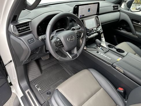 Used 2026 Lexus LX 700h Overtrail AWD/4WD image 8