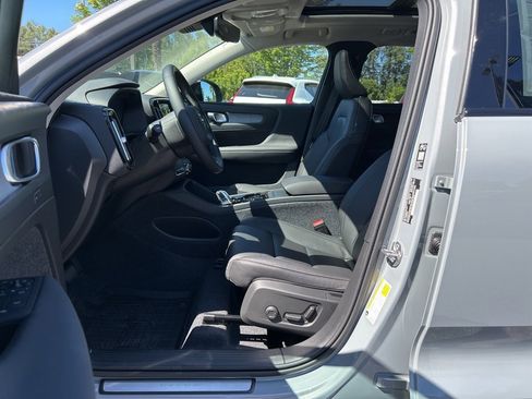 New 2026 Volvo XC40 B5 Plus w/ Protection Package Premier image 4