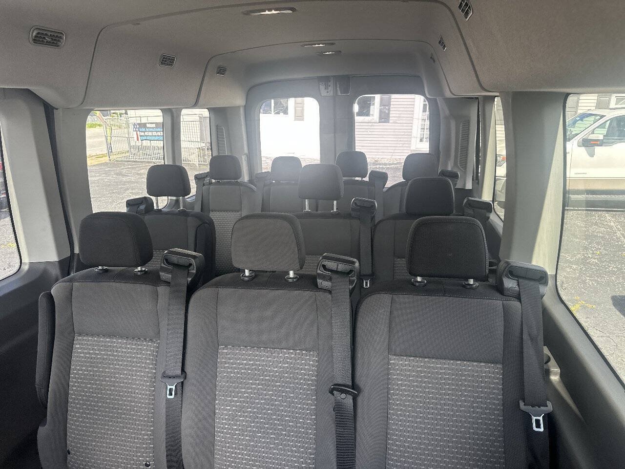 Used 2022 Ford Transit 350 XLT RWD image 5