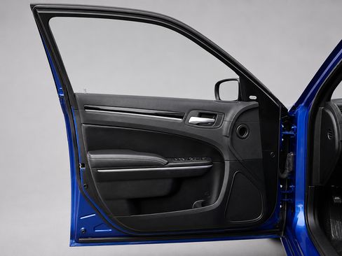Used 2019 Chrysler 300 S RWD image 23