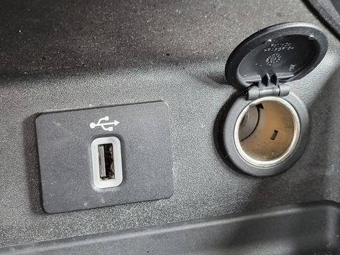 Used 2018 Ford Fusion Titanium image 31