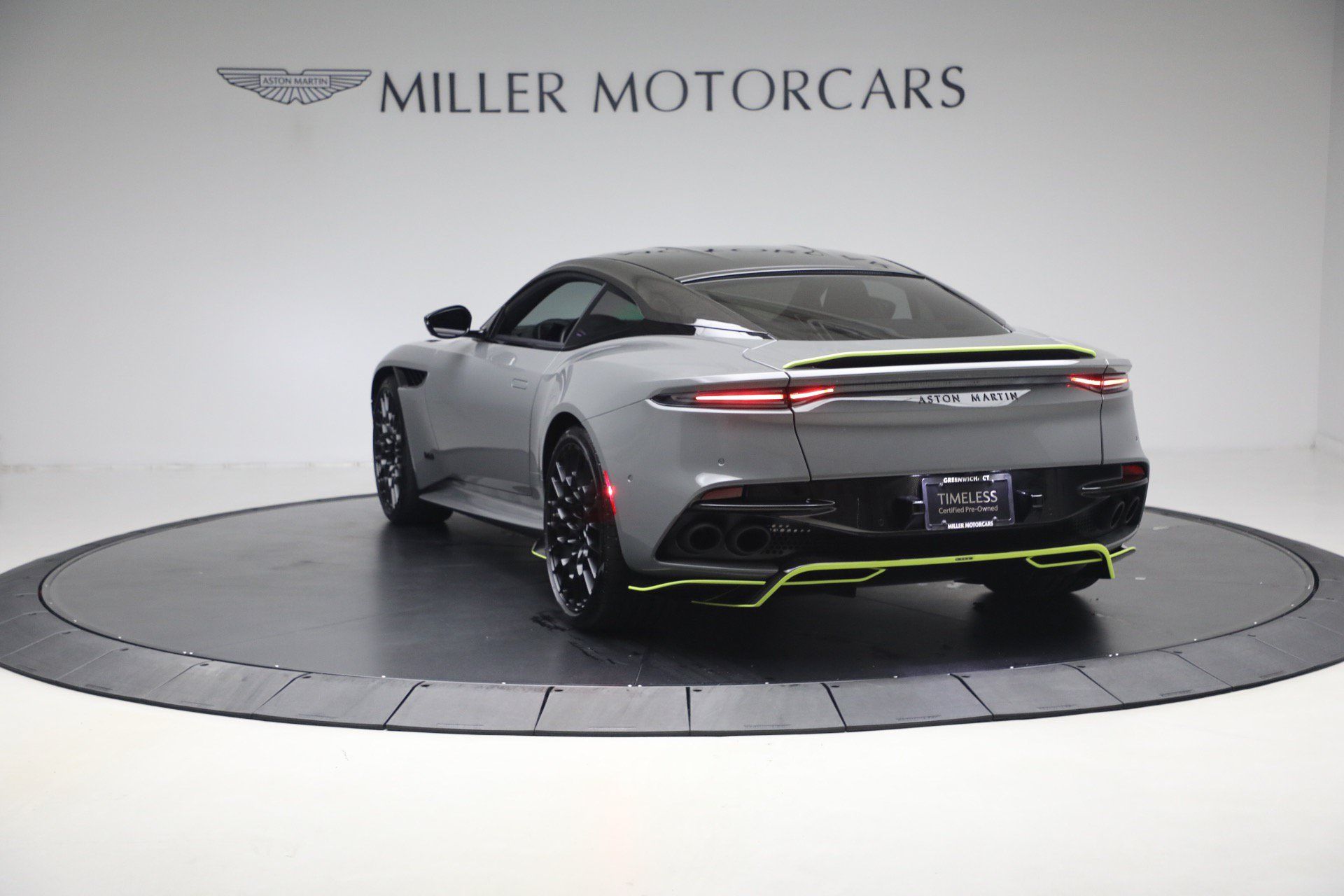 Used 2023 Aston Martin DBS Coupe RWD image 5