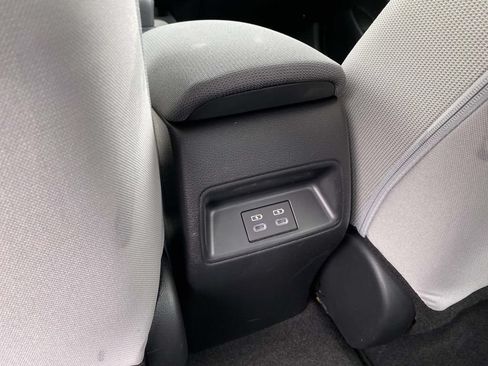 Used 2026 Toyota Corolla LE FWD image 10