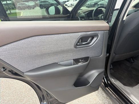 Certified 2023 Nissan Rogue S FWD image 21