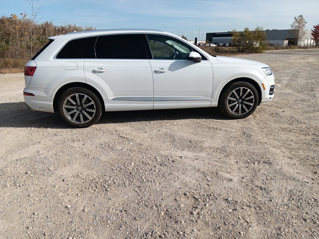 Used 2017 Audi Q7 3.0T Premium Plus w/ Premium Plus Package AWD/4WD image 16