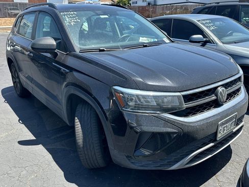 Used 2023 Volkswagen Taos S FWD image 2