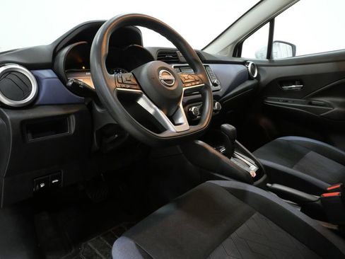 Used 2023 Nissan Versa SV image 11