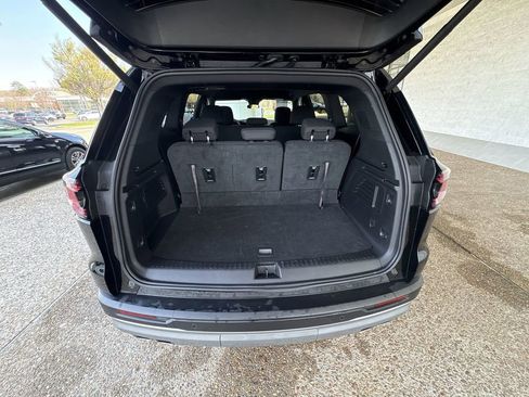 Certified 2025 GMC Acadia Elevation image 26