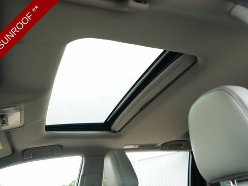 Used 2019 Toyota Highlander Limited FWD image 13