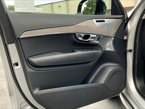 Used 2023 Volvo XC90 T8 Ultimate w/ Lounge Package image 26