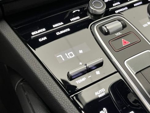 Used 2023 Porsche Cayenne AWD/4WD image 16