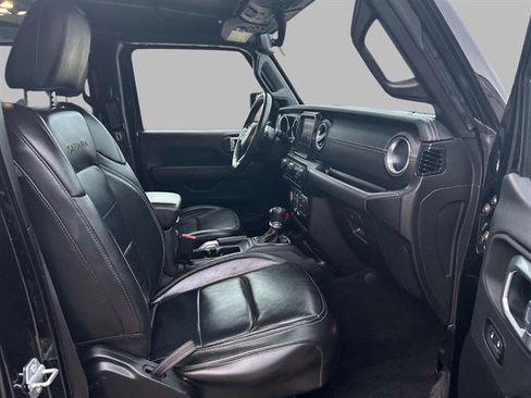 Used 2022 Jeep Wrangler Unlimited Sahara w/ Cold Weather Group image 15