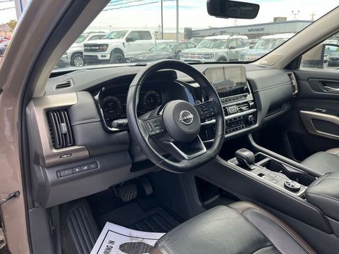Used 2023 Nissan Pathfinder Platinum AWD/4WD image 25