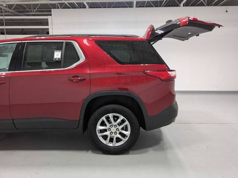 Used 2020 Chevrolet Traverse LT image 11