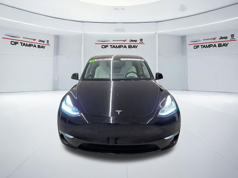 Used 2021 Tesla Model Y Long Range AWD/4WD image 8
