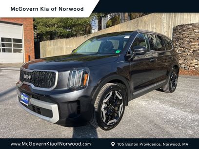 Certified 2025 Kia Telluride EX w/ EX Captain's Chair Package