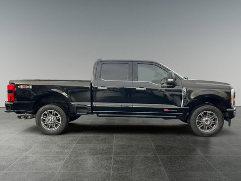 Used 2023 Ford F350 Limited image 8