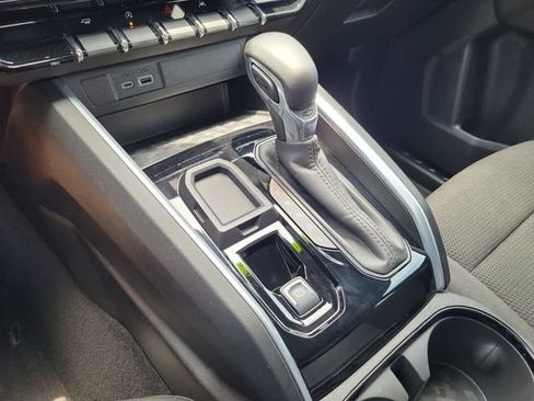 Used 2024 Chevrolet Colorado LT RWD image 31