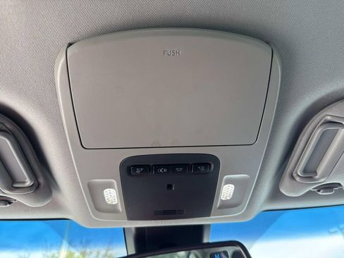 Used 2018 Toyota Camry image 46